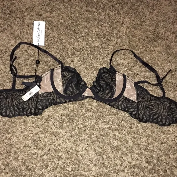 For LOVE & LEMONS VICTORIAS SECRET BLACK NWT SHEER EMBROIDERED SIZE XS